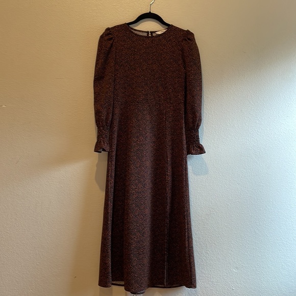 Sleek Black and Brown Print Long Sleeve Midi Dress! - Picture 4 of 13
